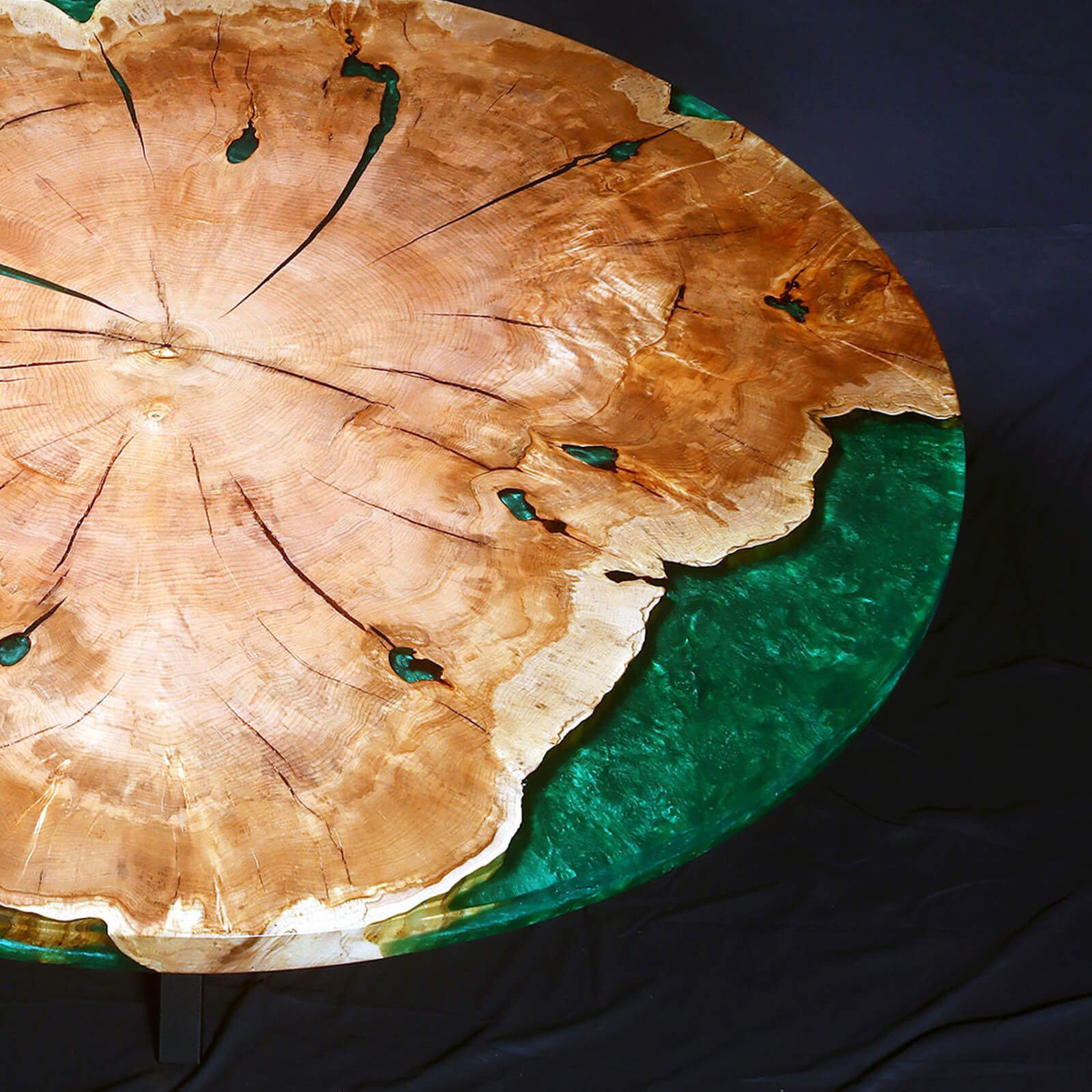 custom-black-walnut-epoxy-resin-round-coffee-table-green-resin-era-83-10