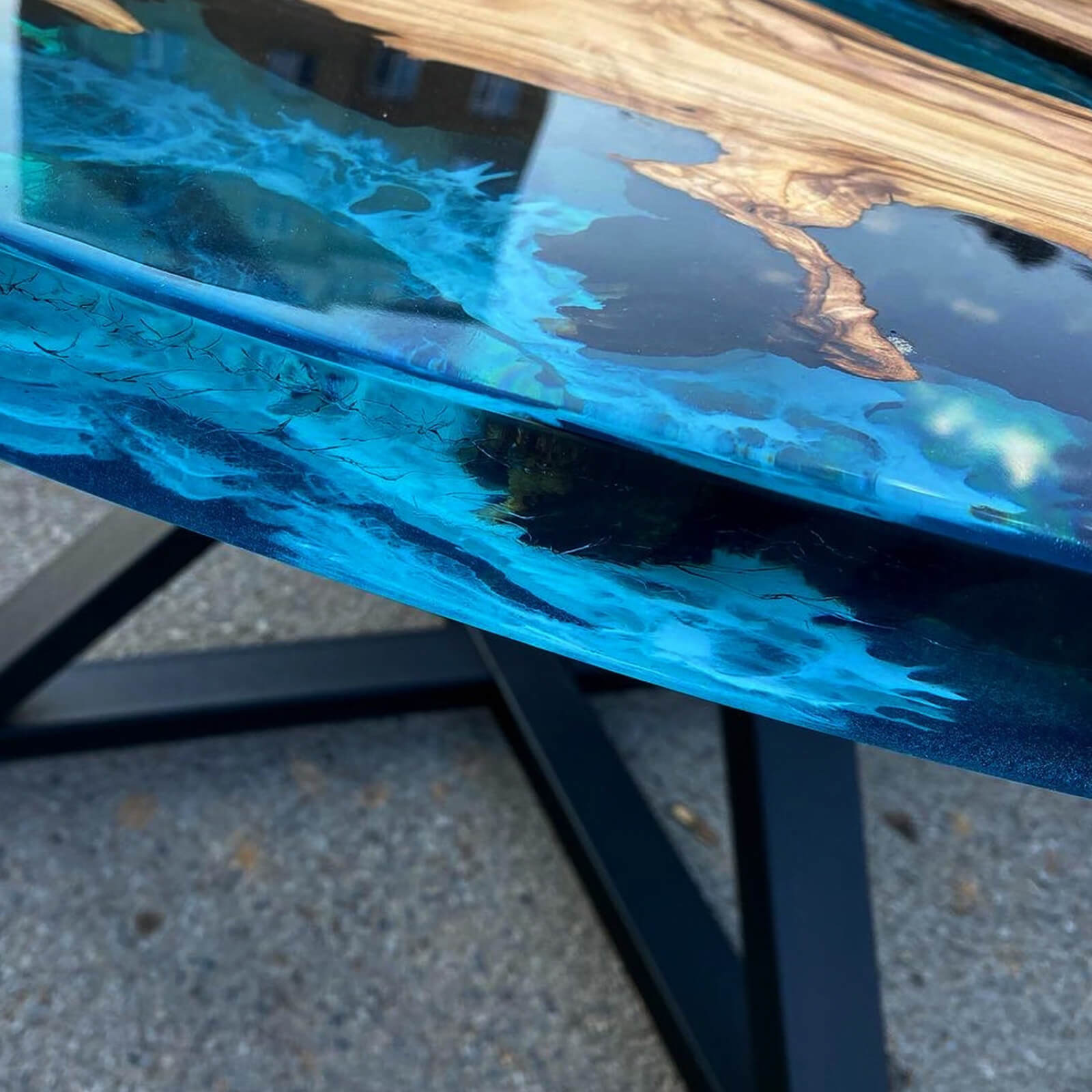 custom-olive-epoxy-resin-round-coffee-table-blue-resin-ert-a57-37