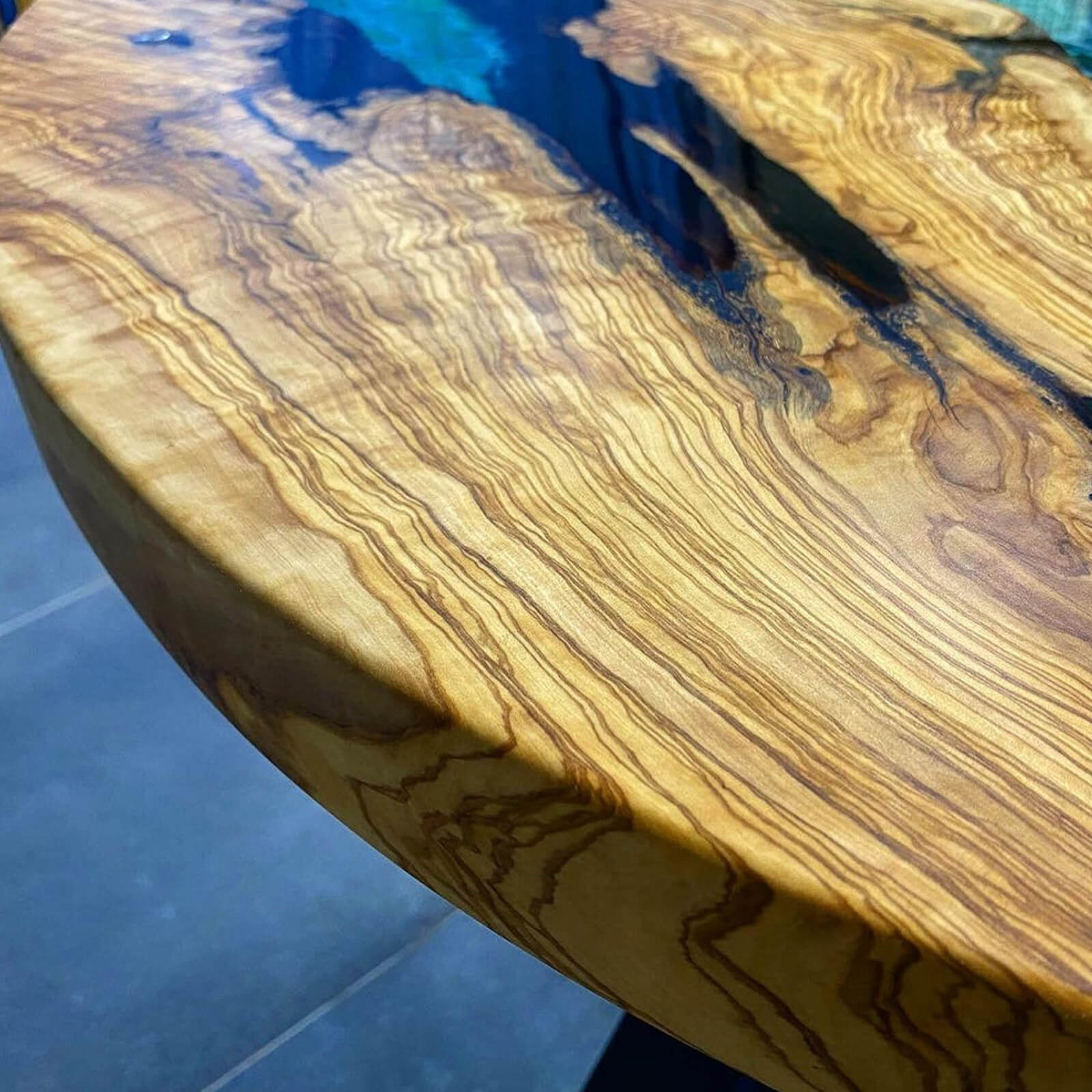 custom-olive-epoxy-resin-round-coffee-table-blue-waves-olt-30-57