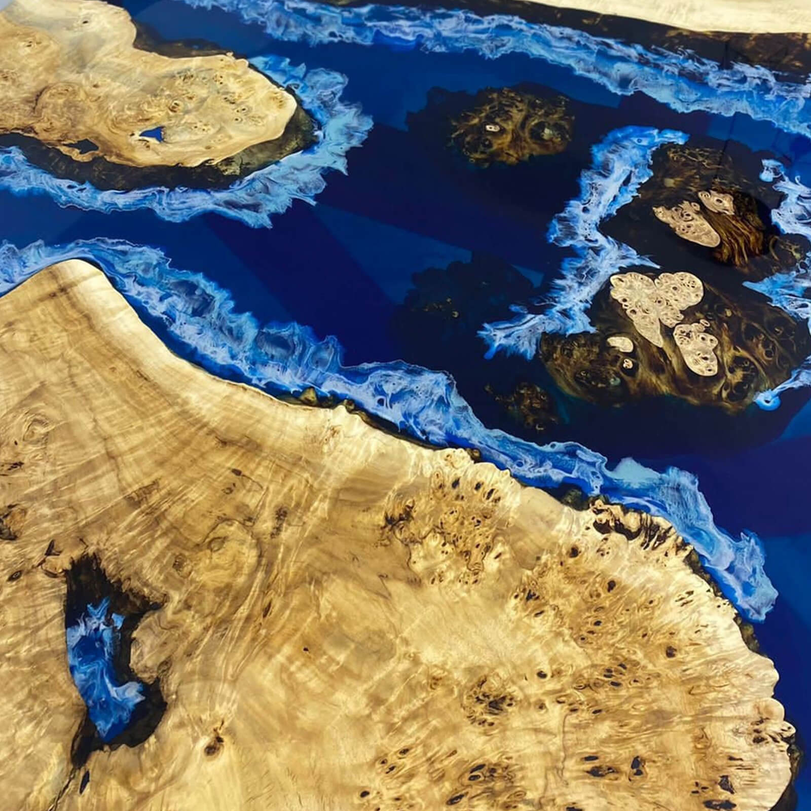 custom-poplar-epoxy-resin-round-coffee-table-blue-resin-ott-83-34