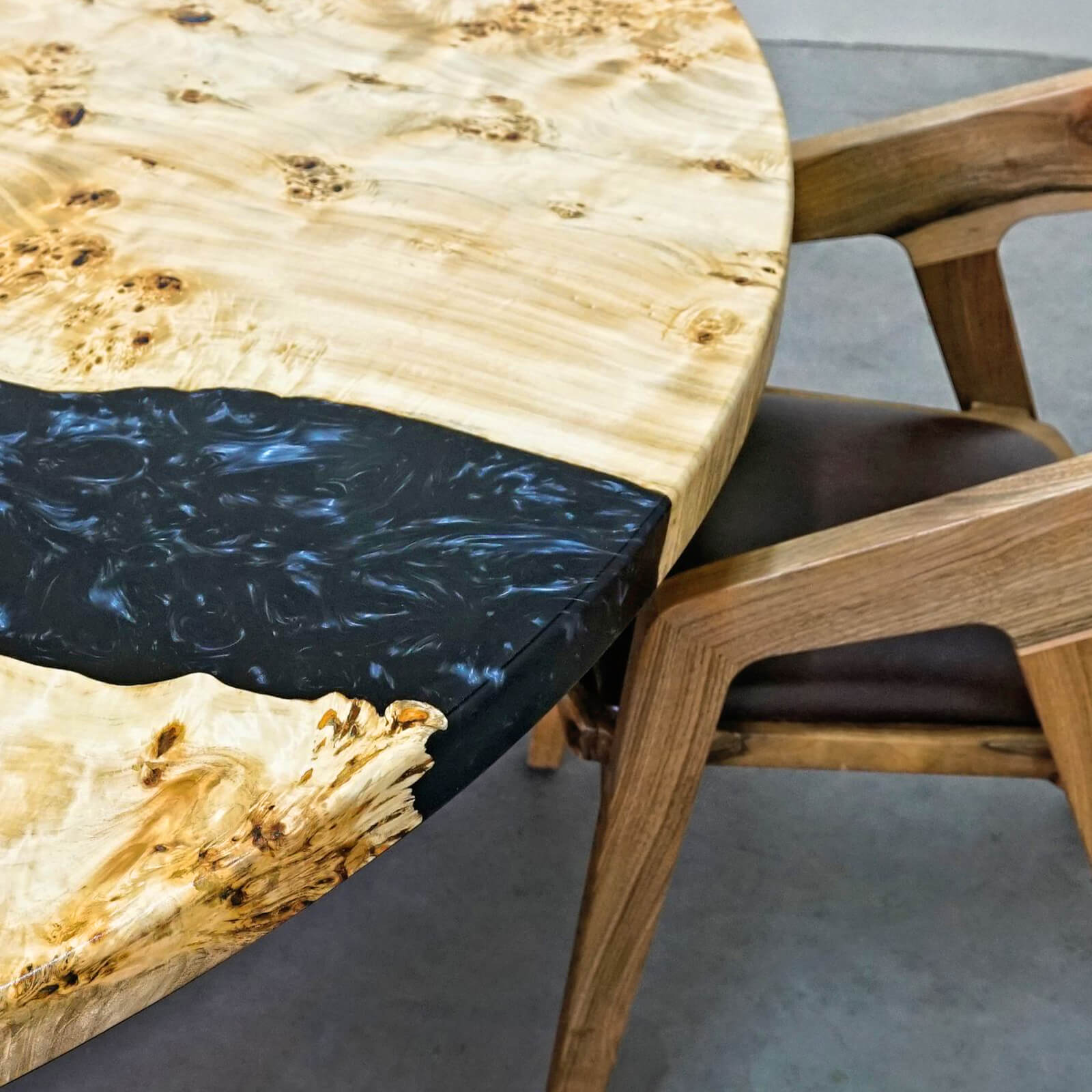 custom-poplar-epoxy-resin-round-coffee-table-silver-resin-hrt-45-71