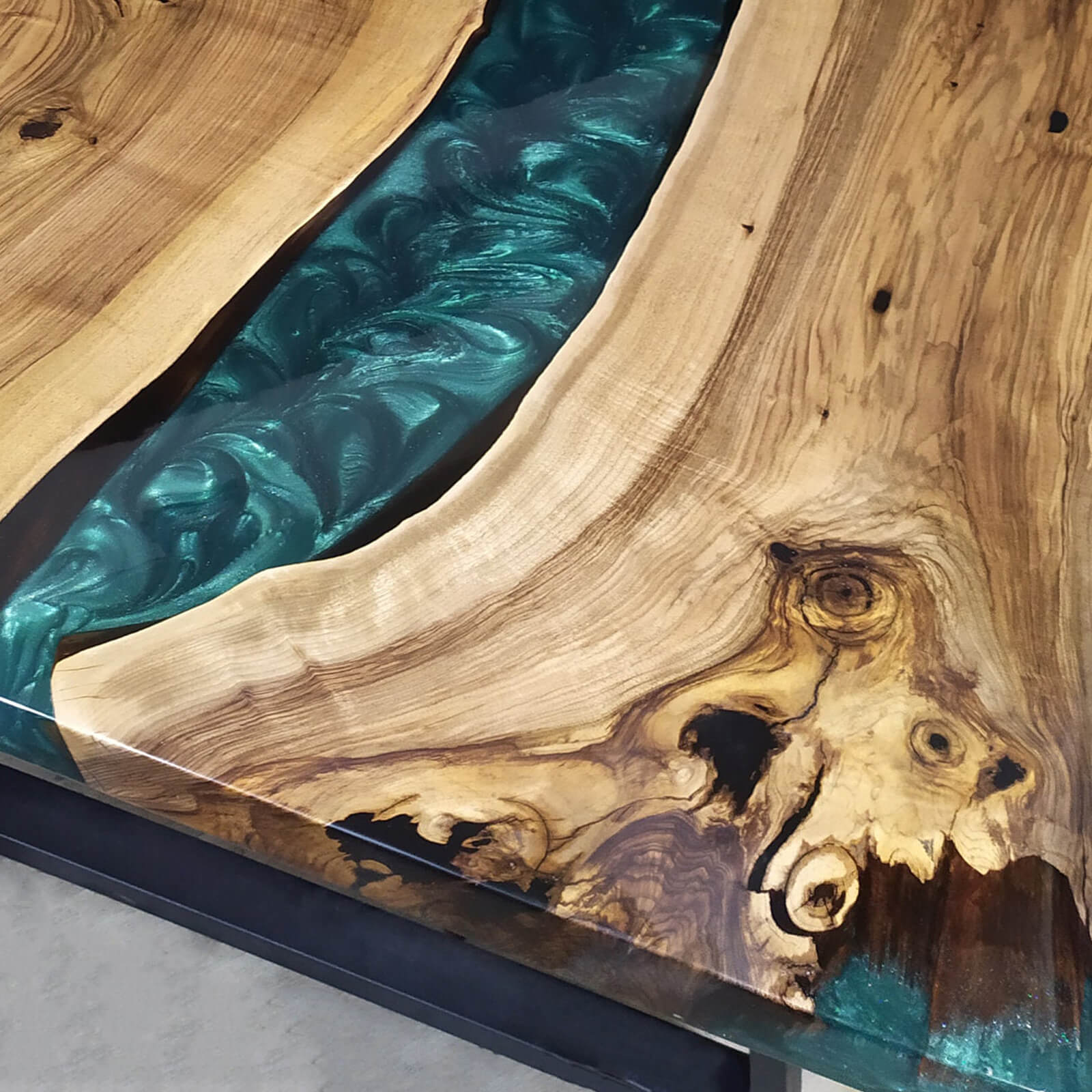 custom-walnut-epoxy-resin-river-table-pearl-green-resin-wrt-58-10