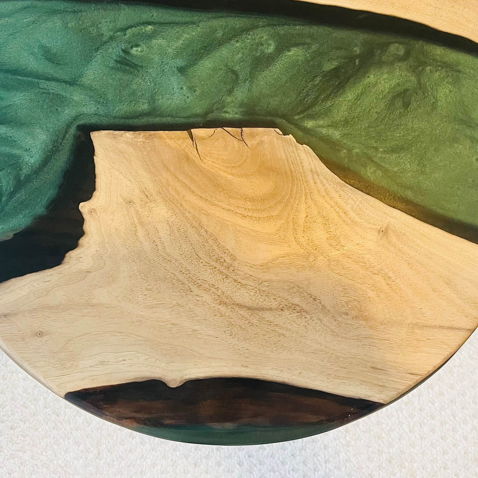 custom-walnut-epoxy-resin-round-coffee-table-green-resin-erp-84-57