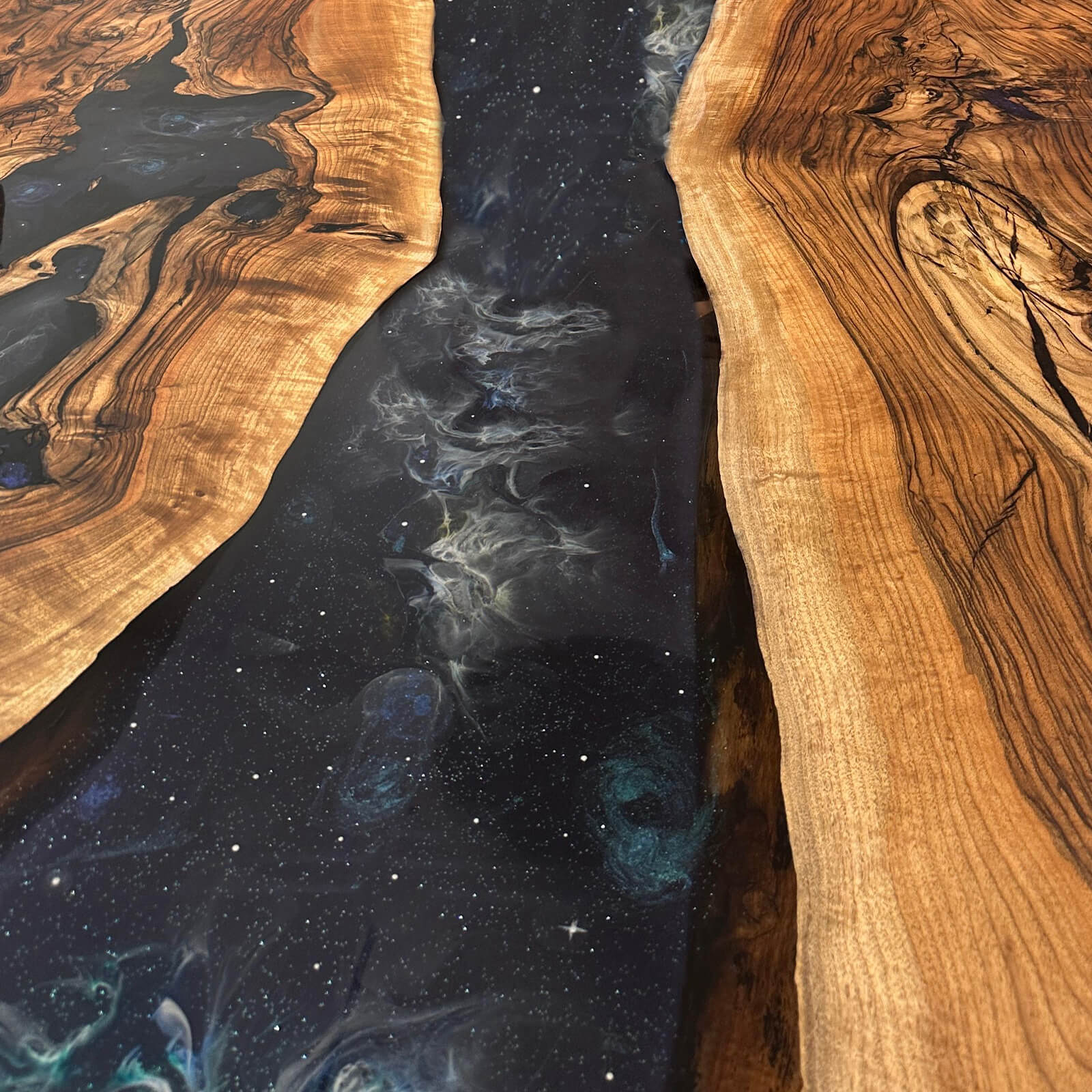 black-walnut-epoxy-resin-river-table-wrt57-7