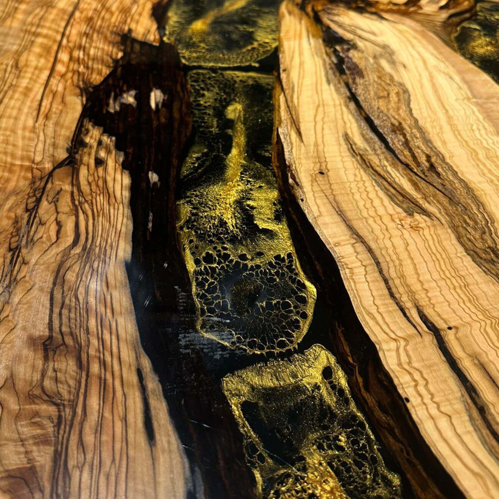 olive-epoxy-resin-river-table-black-resin-ort-54-64