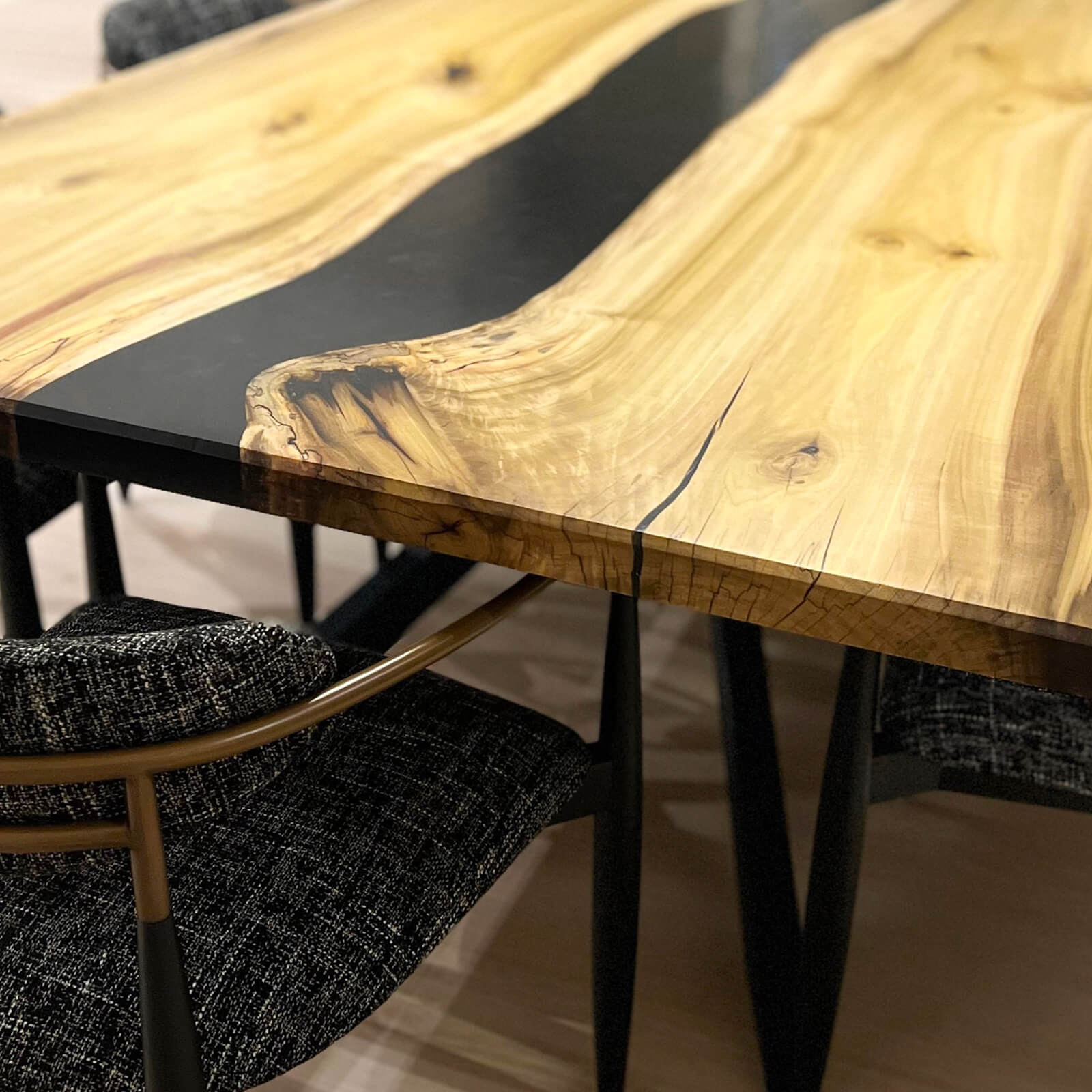 custom-poplar-epoxy-resin-river-table-black-resin-xjt-28-21