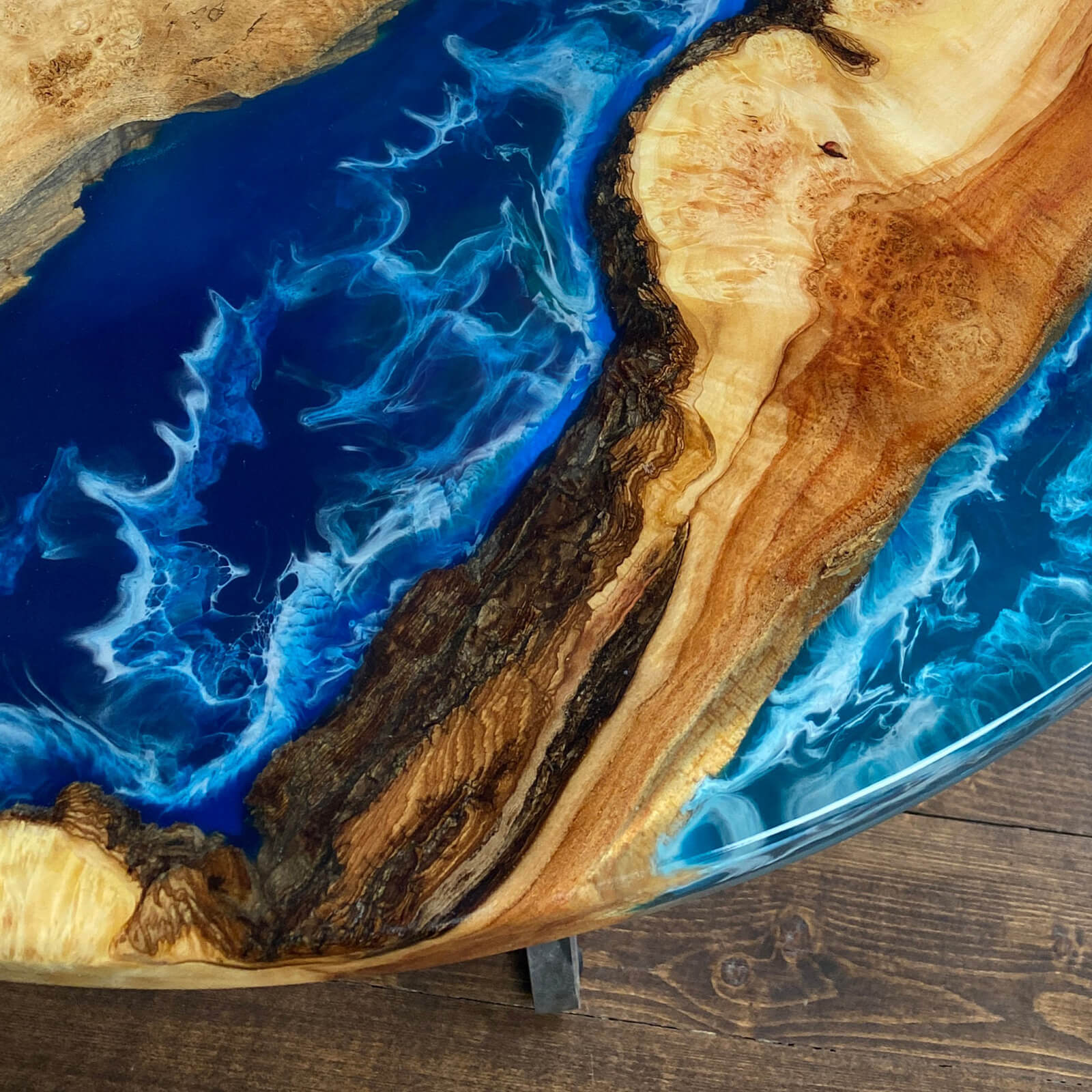 custom-poplar-epoxy-resin-round-coffee-table-ert23-26