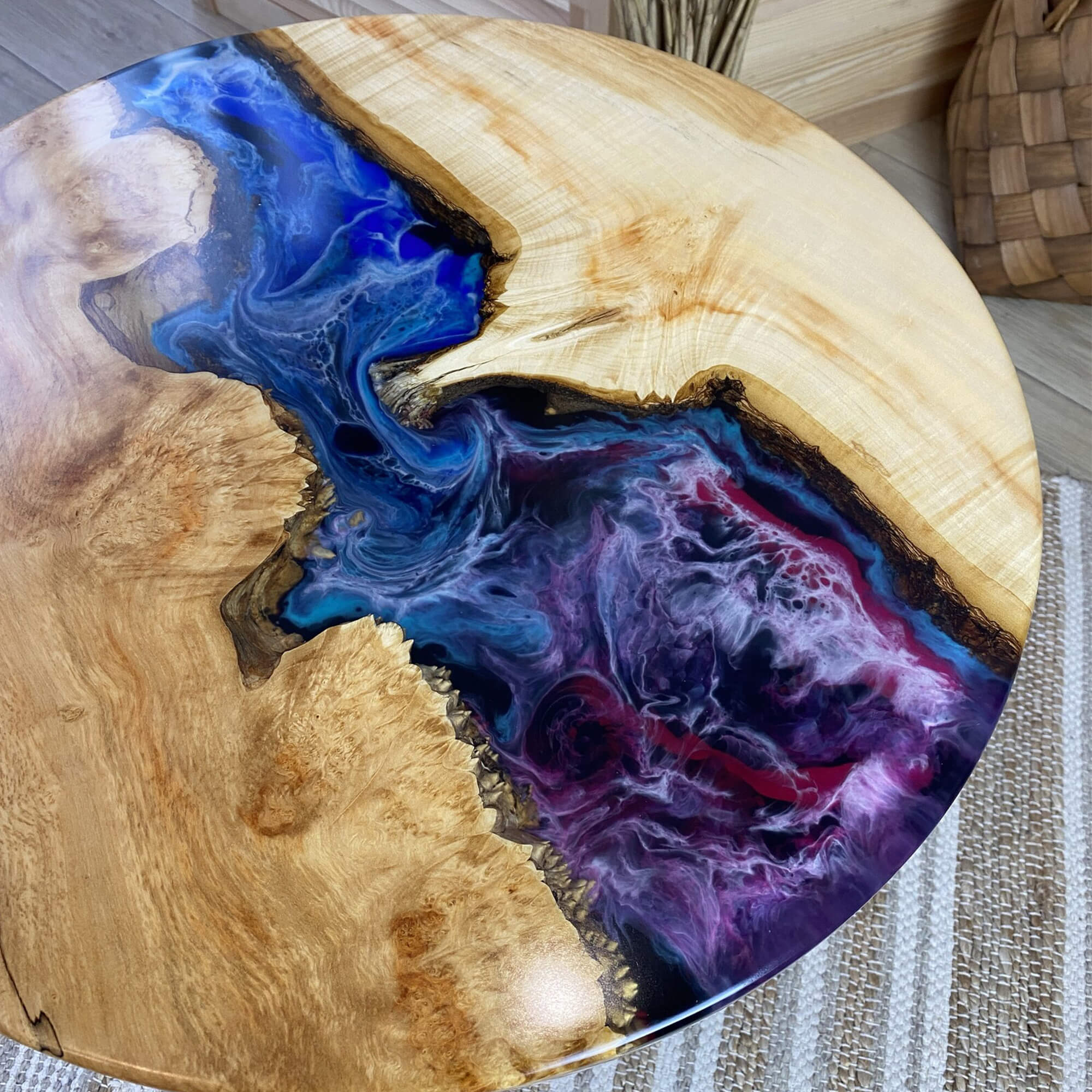 poplar-epoxy-resin-round-coffee-table-ert-71-46