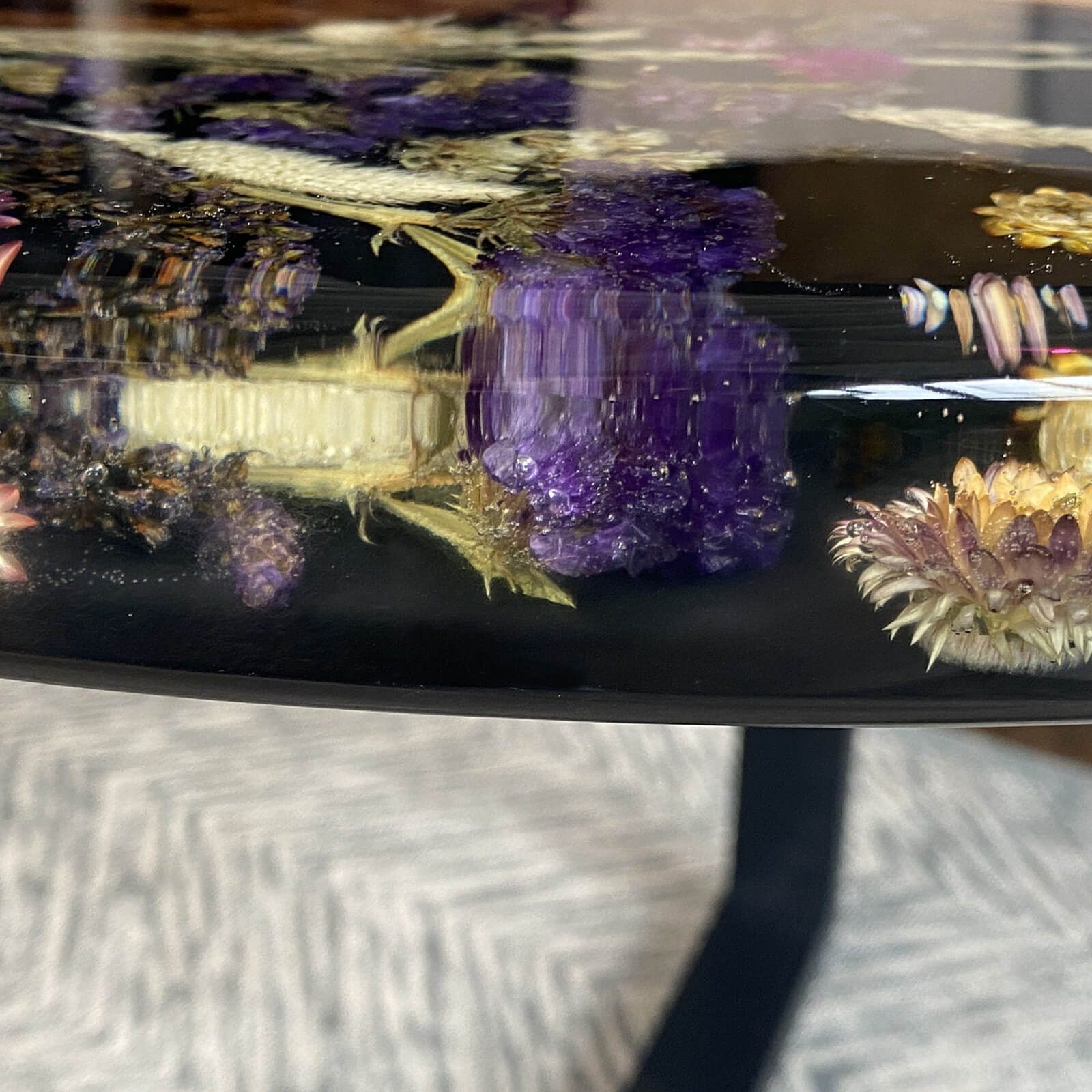 custom-walnut-epoxy-resin-round-flower-coffee-table-black-resin-ett-36-3