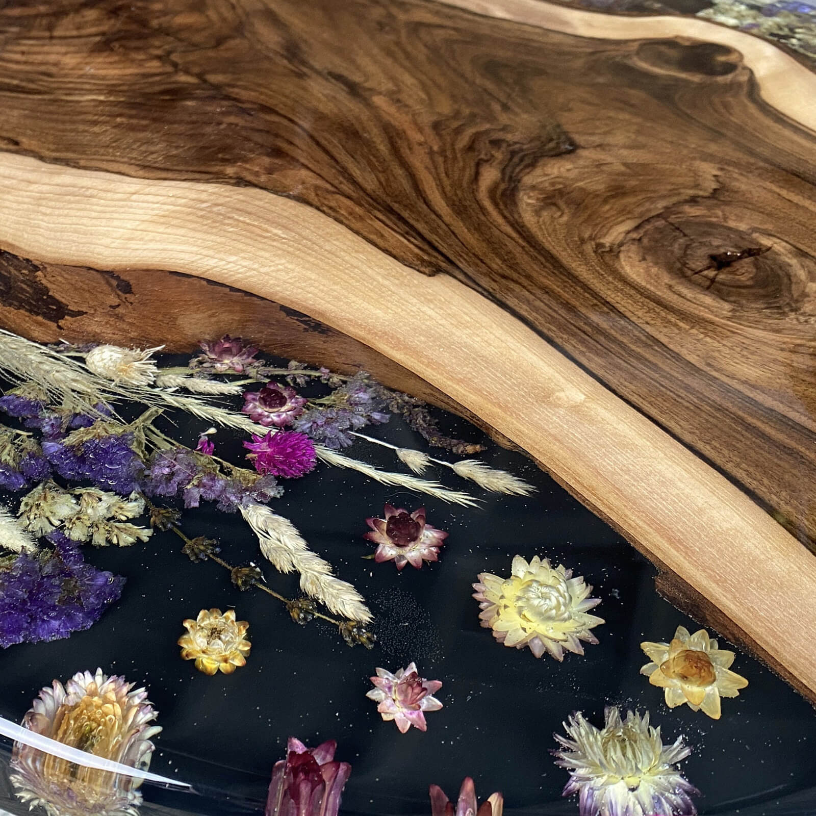 custom-walnut-epoxy-resin-round-flower-coffee-table-black-resin-ett-36-60