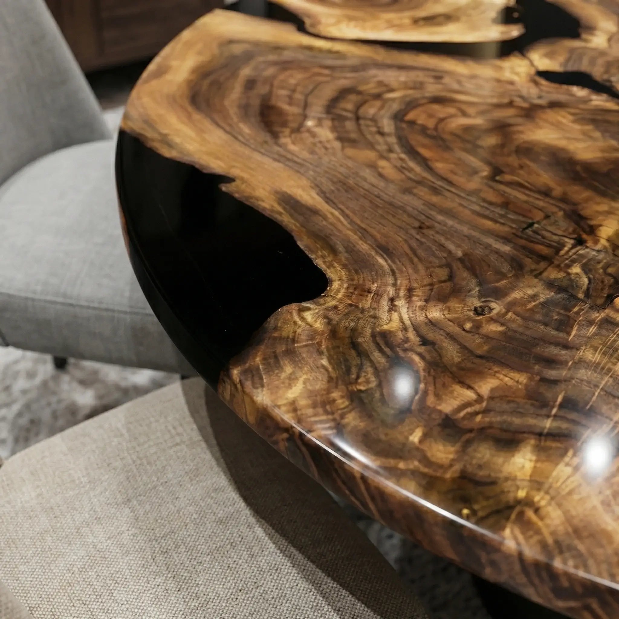 Resin-Round-Coffee-Table-Black-Resin-ORT-42-19
