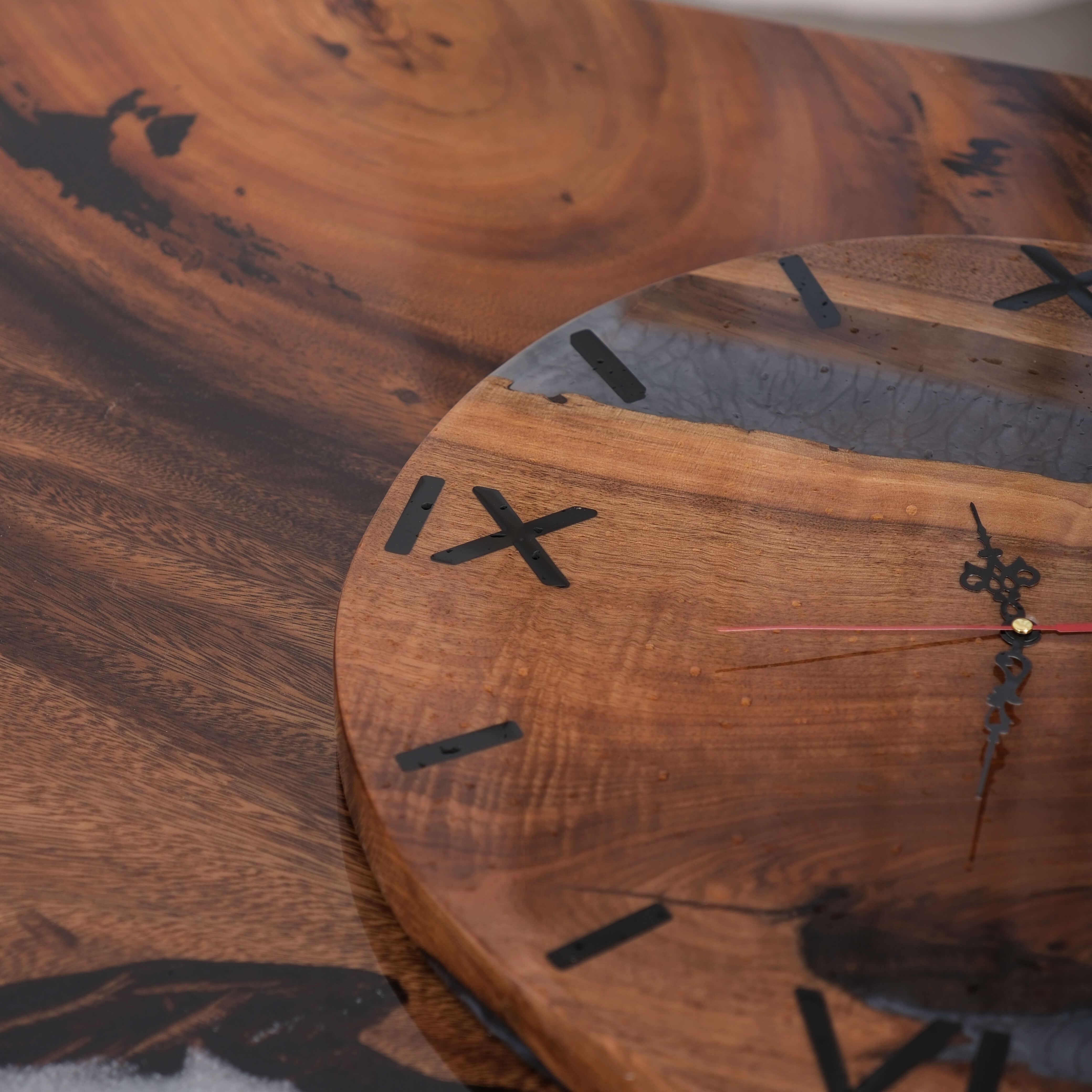 walnut-epoxy-resin-wood-wall-clock-wcl92-6