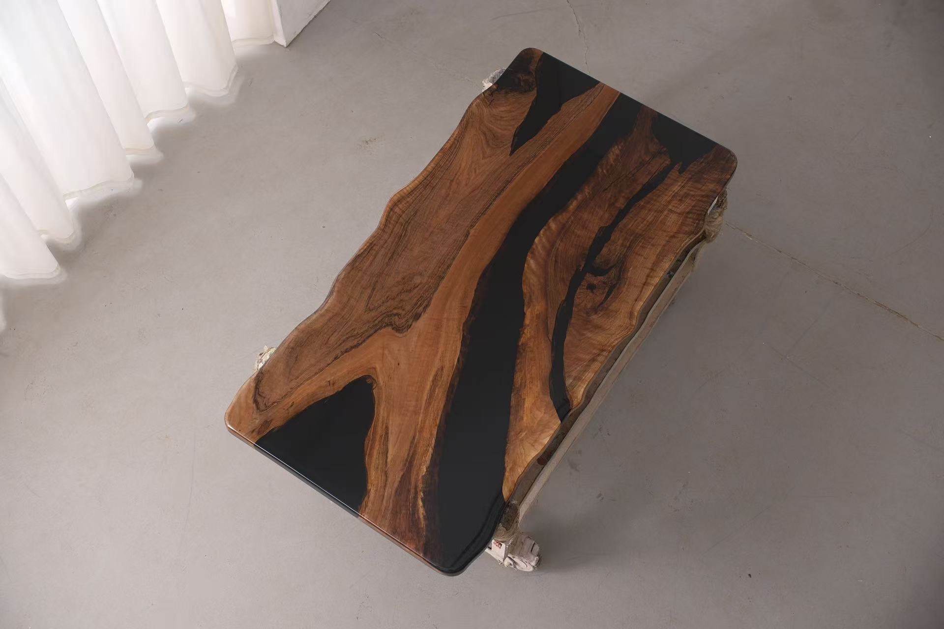 Custom Black Walnut Epoxy Dark Black Epoxy Table（Electric lifting table legs with 3-inch crystal casters including brake）to Alice Voiss
